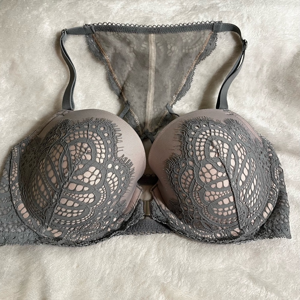 Victoria's Secret Elegant Gray Lace Bra